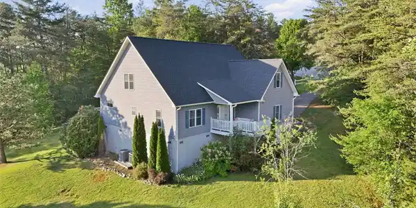16 Lancaster Lane