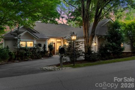 8 Spring Ridge Lane