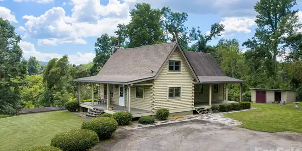82 Sharon Road
