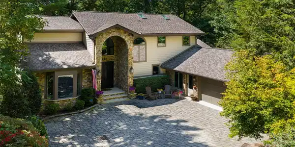 342 E Sondley Drive