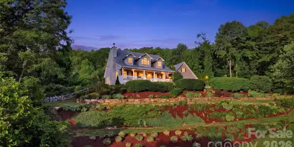 15 Racoon Point