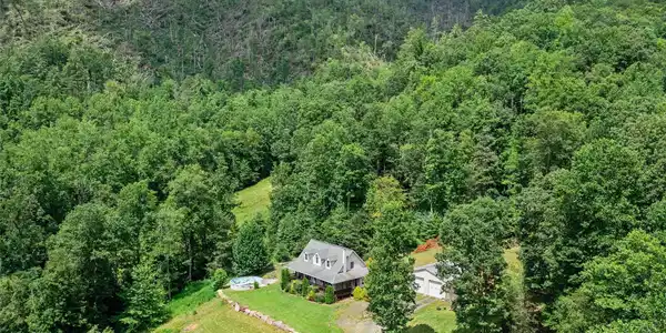 2216 Beans Creek Road