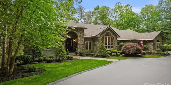 209 Pineholt Lane