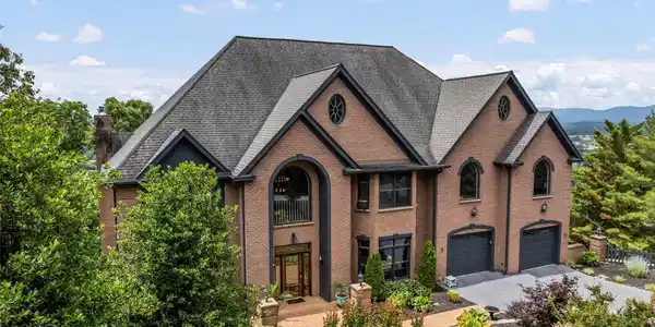 9 Perrion Avenue
