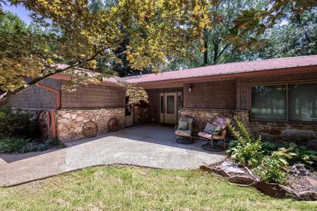 979 Hayden Heights Road