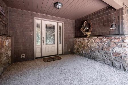 979 Hayden Heights Road