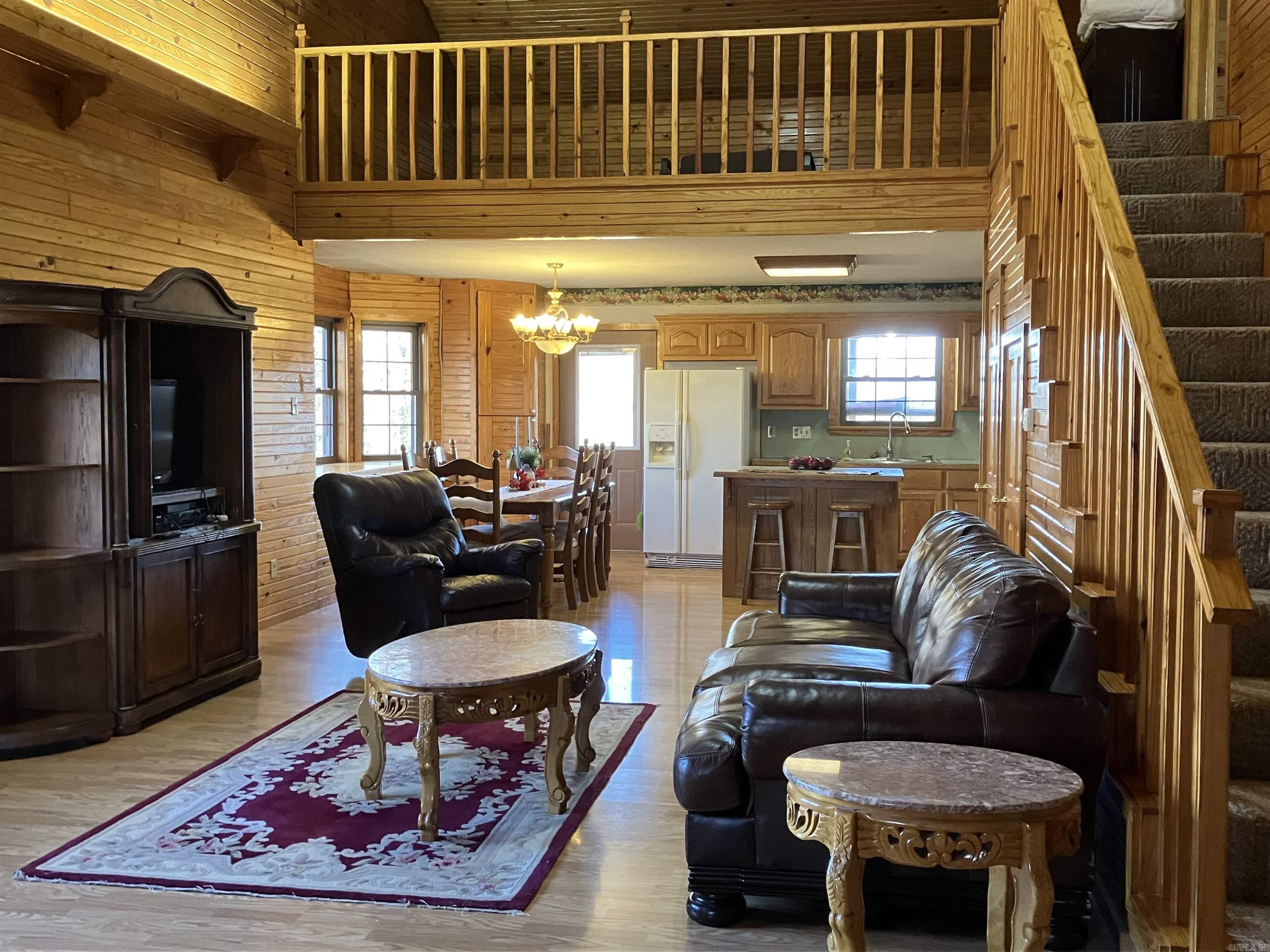 Image 3: Living Room