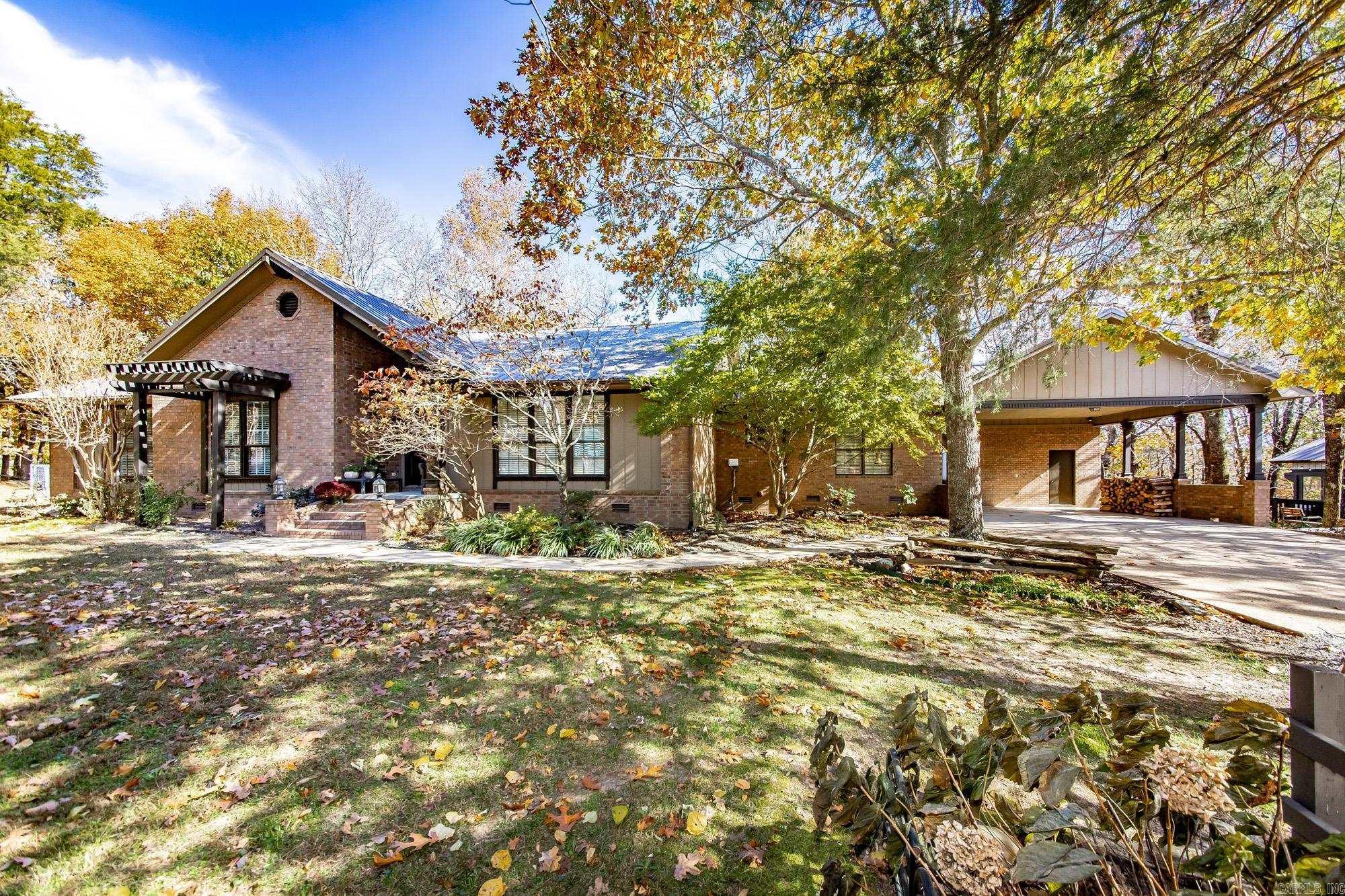 Image 3: Including sprinkler system for convenient care