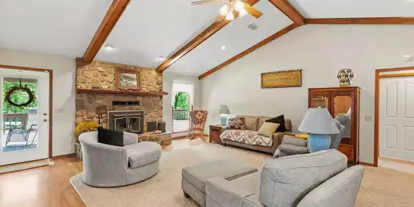 802 Polk Road 76 E