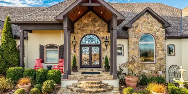 15716 Summit View Lane