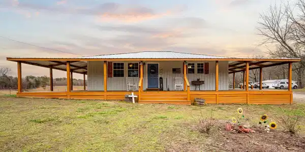 196 Harris Loop
