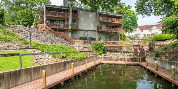 350 Peters Point