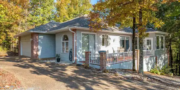 68 castano Drive