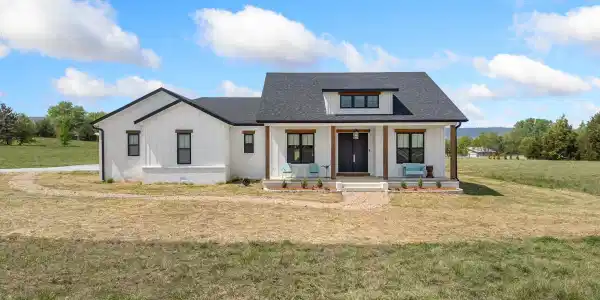 10046 Highway 206 W