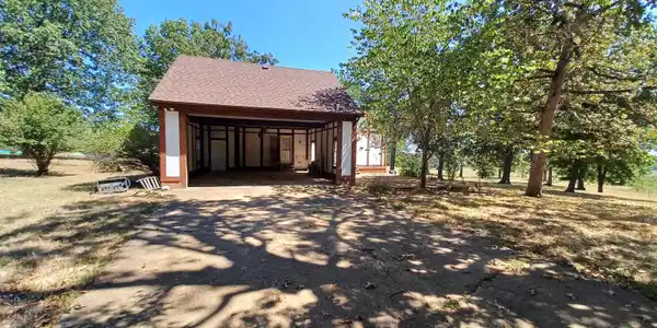 201 E Marshall Drive