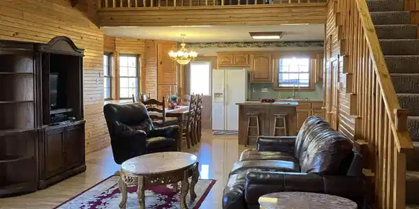 Image 3: Living Room