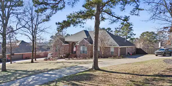 707 Castlegate Loop