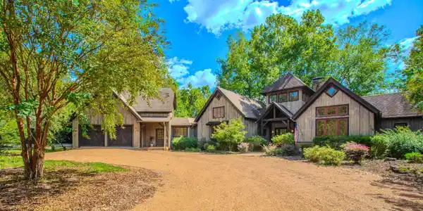 290 Primrose Creek