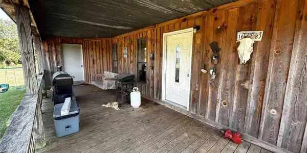 1807 Round Mountain Road