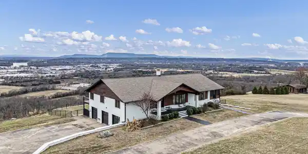 11 Bluff Drive