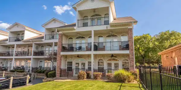 451 Lakeland Drive