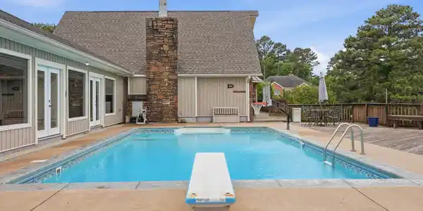 1100 Carruthers Drive