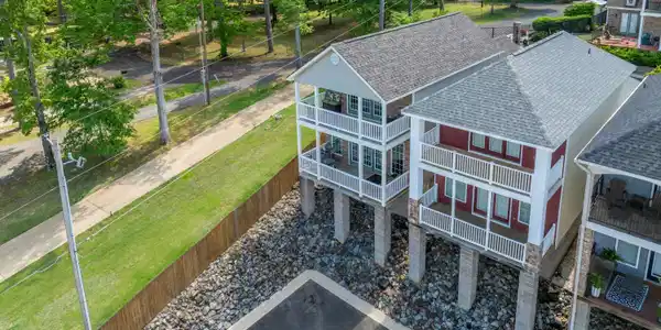 102 Eagle View Point