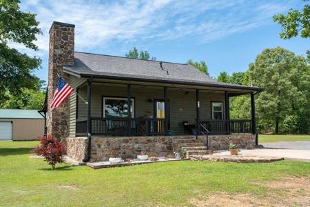 876 Tannenbaum Road