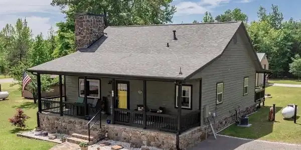 876 Tannenbaum Road