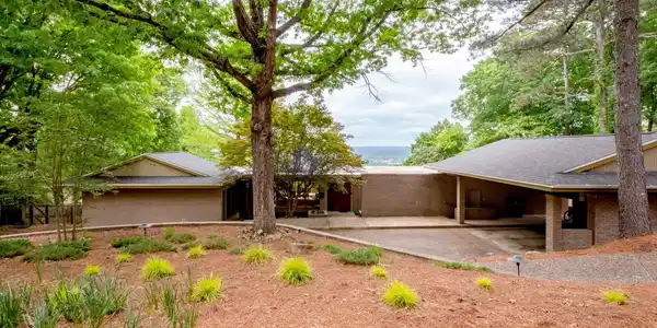 18 Hearthside Drive