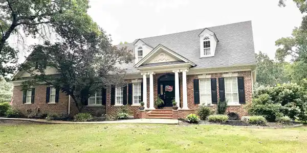 3215 Majestic Circle