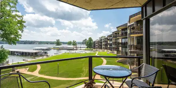 270 Lake Hamilton Dr.
