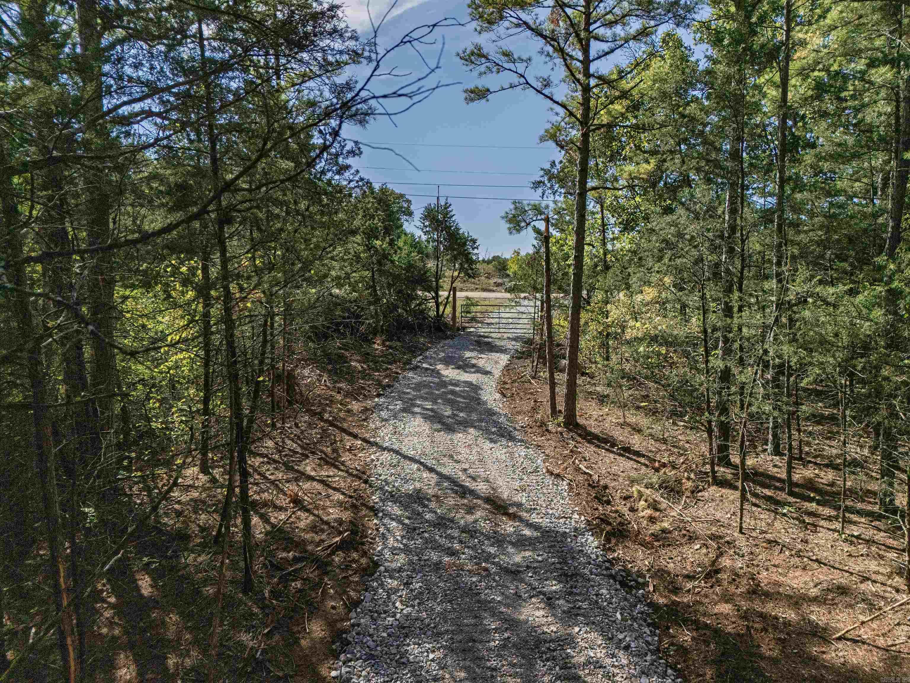 Image 3: 05_entrance gate looking toward road