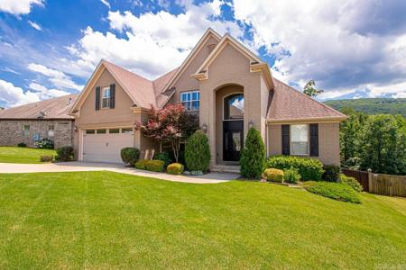 68 Tournay Circle