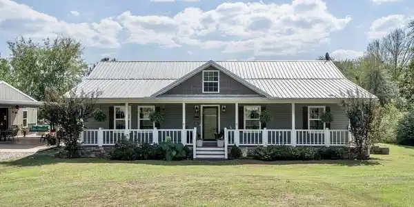 33 Rainbow Drive