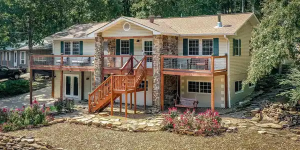 842 Dave Creek Parkway