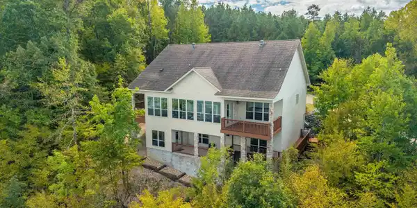 138 Waterfront Ct
