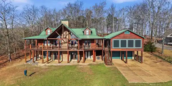780 Watersedge Dr.