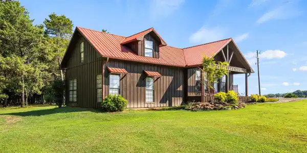 240 Mt Nebo Rd