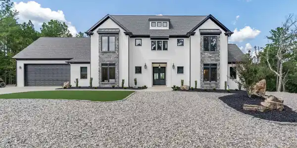 168 Sanguine Trail