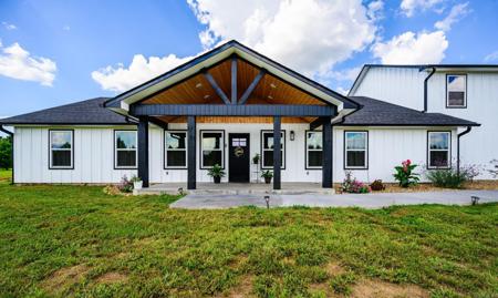 109 Serenity Ln