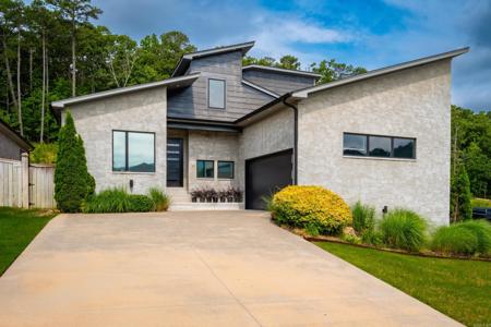 2 Sycamore Court