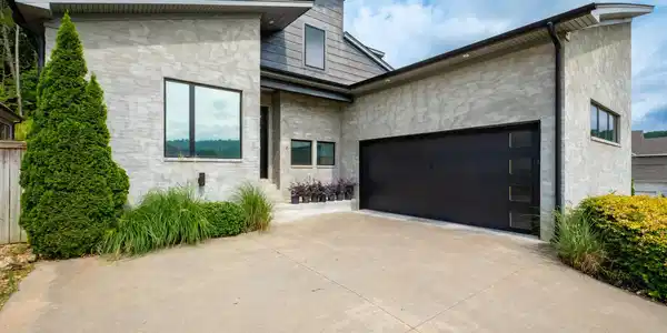 2 Sycamore Court