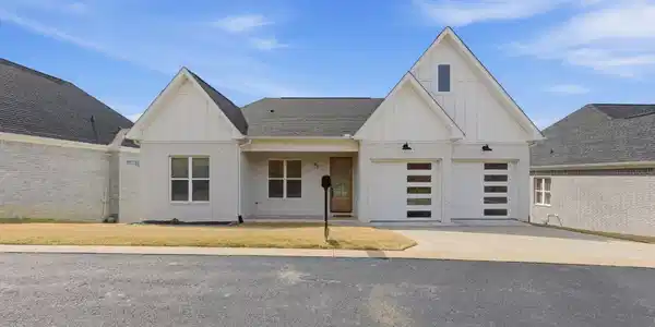 83 Tournay Circle