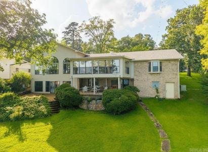 110 E Lakeland Point