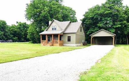2 N Riverview Lane