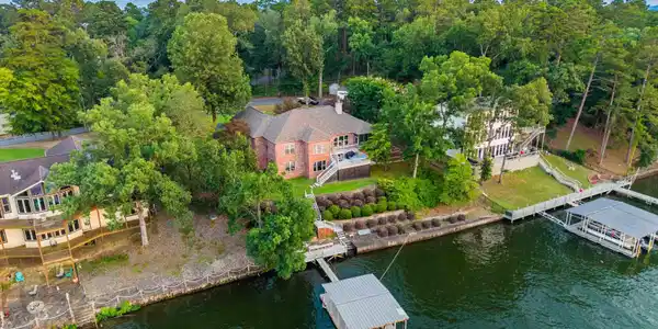 370 Chappel Hill