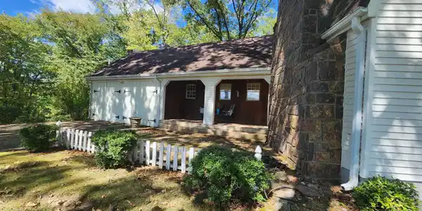2742 E Highway 270
