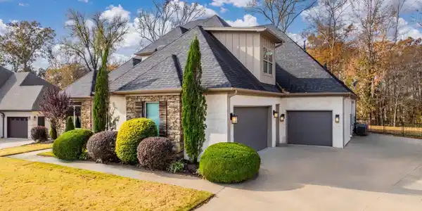208 Lake Valley Drive