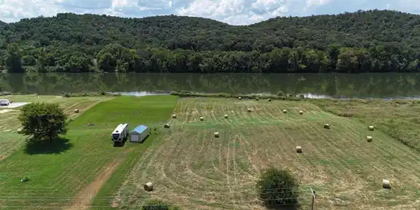 44 White River Run